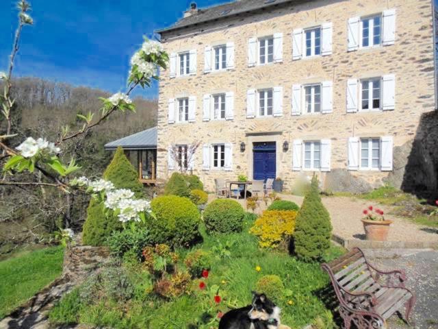 Bed and Breakfast Le Couvent Saint-Just-sur-Viaur Екстер'єр фото